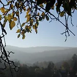 Penzion Tilly's And House