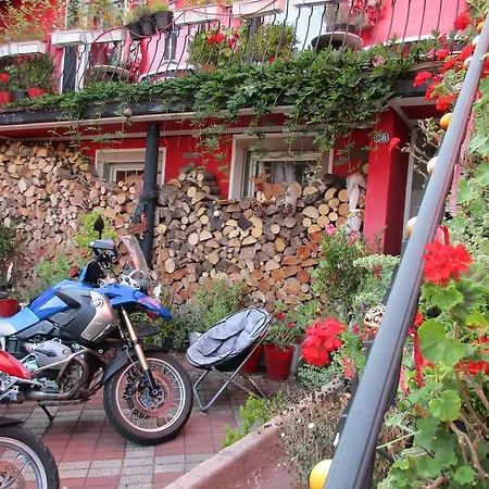 Gasthof Tilly's And House