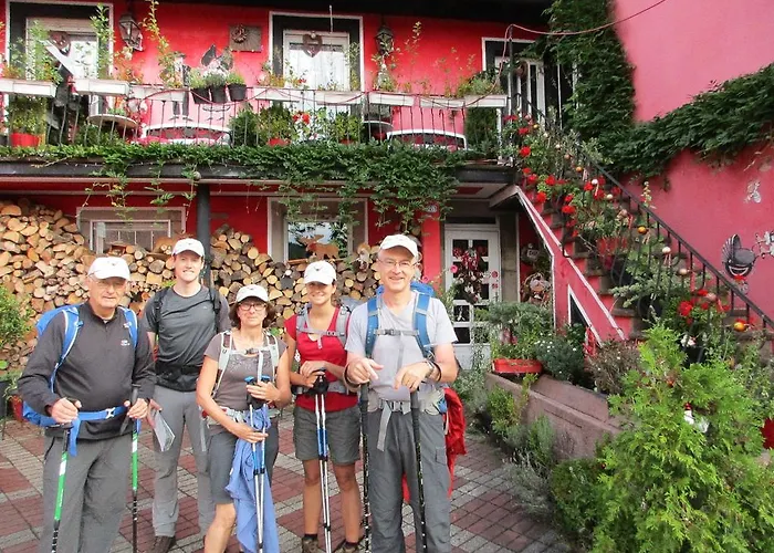 Tilly's And House 3*